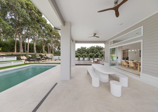 Holland 457 Outdoor Living